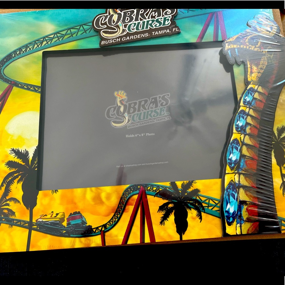 NIB Busch Gardens Cobra’s Curse 8x6 photo frame. From clean and smoke-free home.